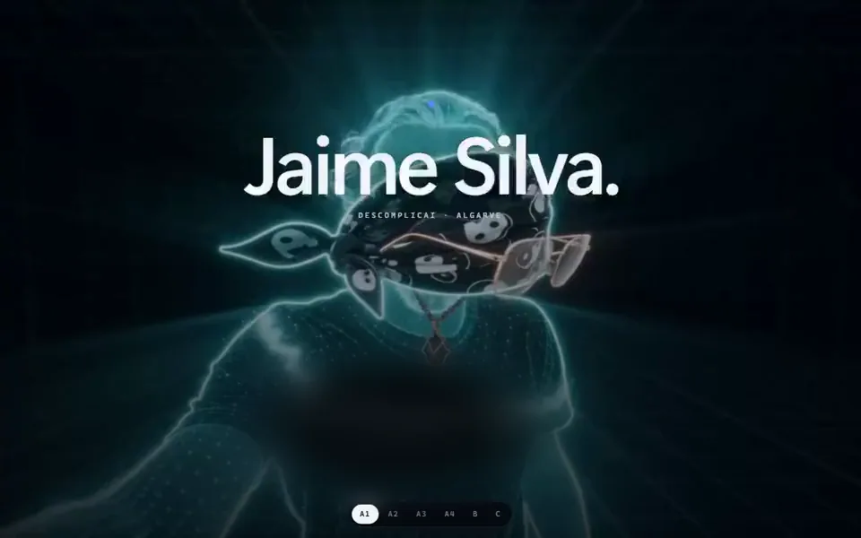 Captura do site Jaime Silva: o retrato do Jaime em holograma azul, com o nome por cima.